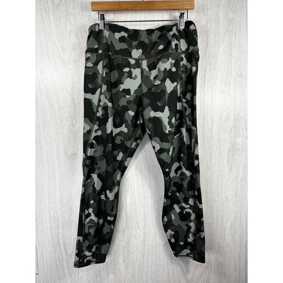 Athleta Lightning Camo 7/8‎ Leggings XL Olive Green High Rise Athleisure Fit - Picture 3 of 8